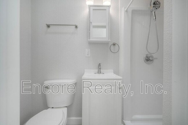 Building Photo - 303 3rd Ave