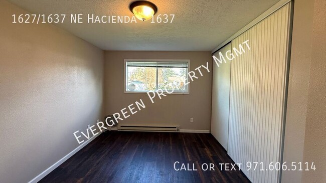 Building Photo - Modern 2BD/1.5BA Home with Fireplace, Deck...