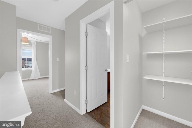 Building Photo - 105 N Yeingst Dr