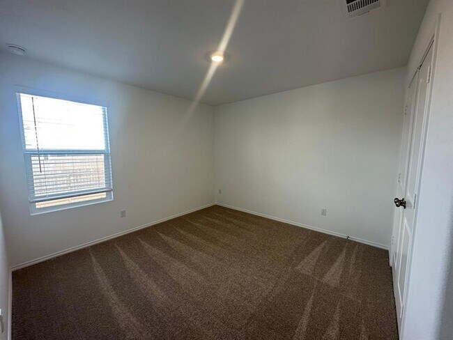 Building Photo - 4116 Home Pl Rd