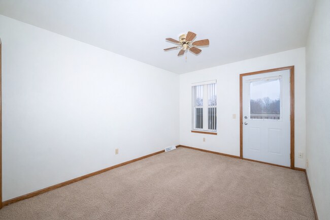 Building Photo - Moline Duplex