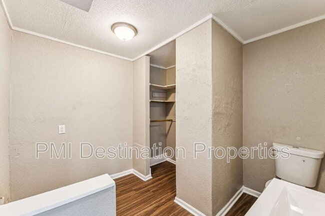 Building Photo - 4041 Ruby Ave