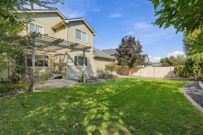 Building Photo - 1680 N Winchester Ct