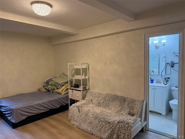 Building Photo - 5 Tudor City Pl