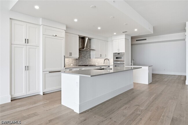 Building Photo - 4810 Pelican Colony Blvd