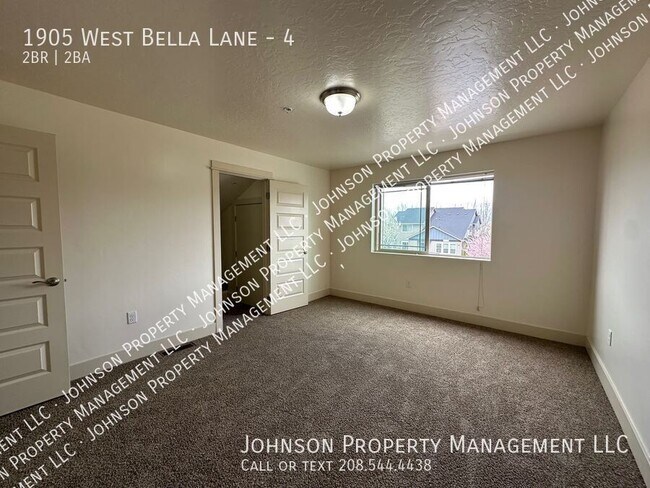 Building Photo - 1905 W Bella Ln