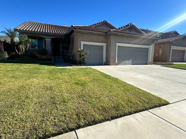 Primary Photo - Beautiful 3bd/2ba Single Story with Primary Suite!