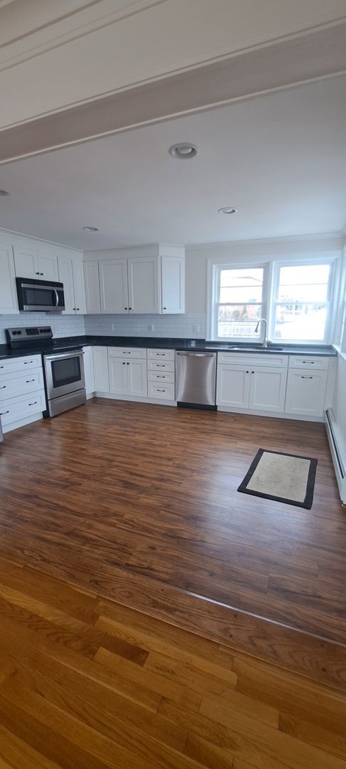 Building Photo - Charming 4-Bedroom Home for Rent in Manche...