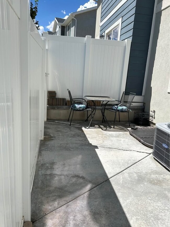 Building Photo - 3989 W Corn Patch Ave