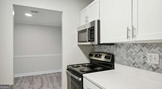 Building Photo - 100 Pinhurst Dr