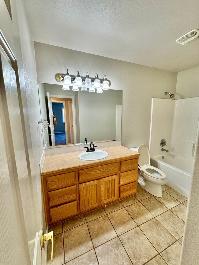 Building Photo - Fantastic Ranch Home in Battleground with ...