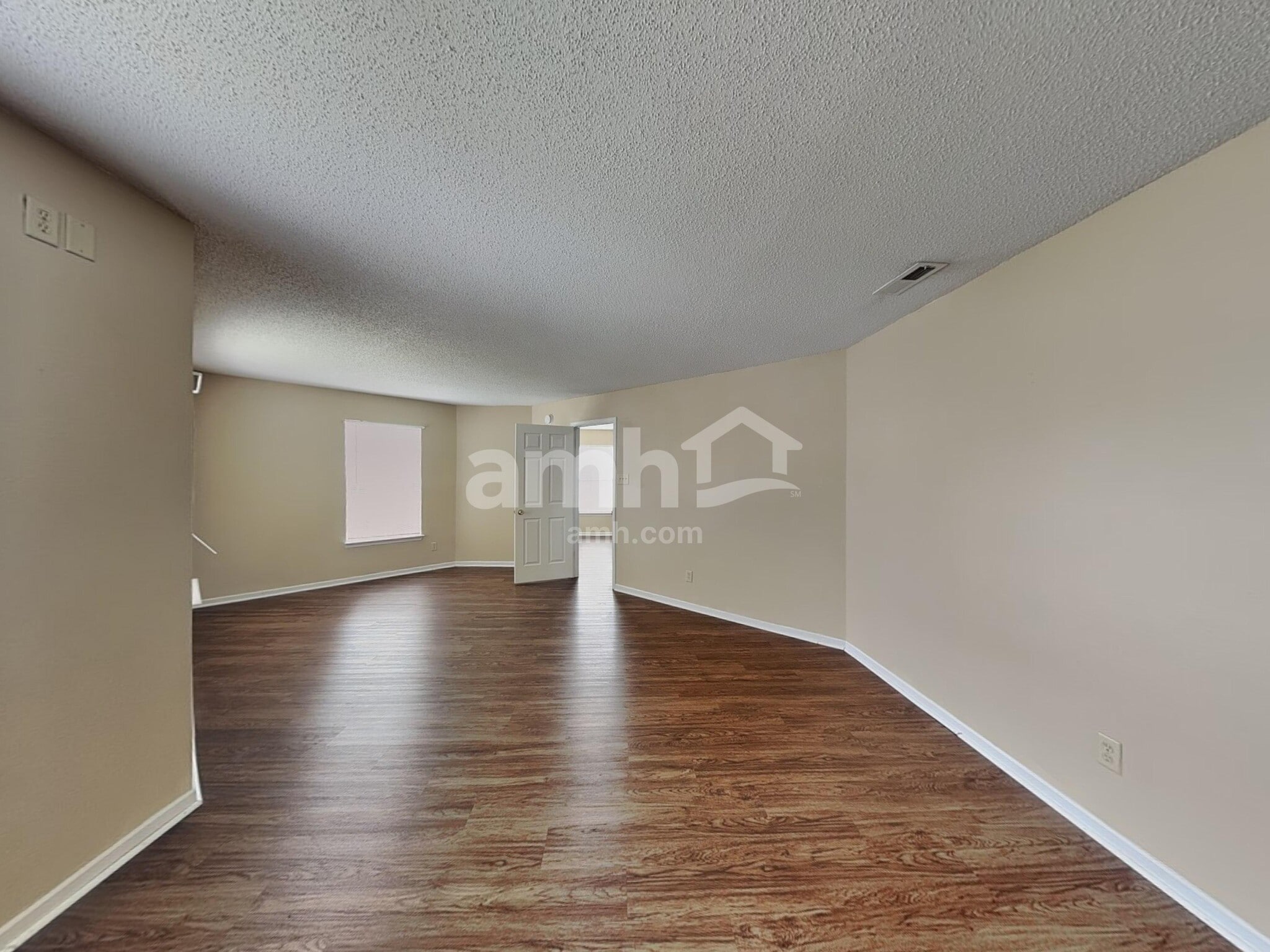 Building Photo - 1619 Howell Dr