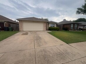 Building Photo - 7009 Snowivy Ct
