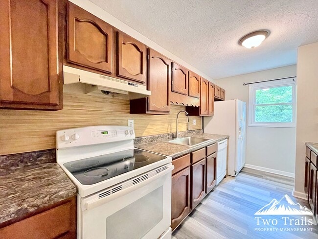 Building Photo - 555 Finley Cove Rd