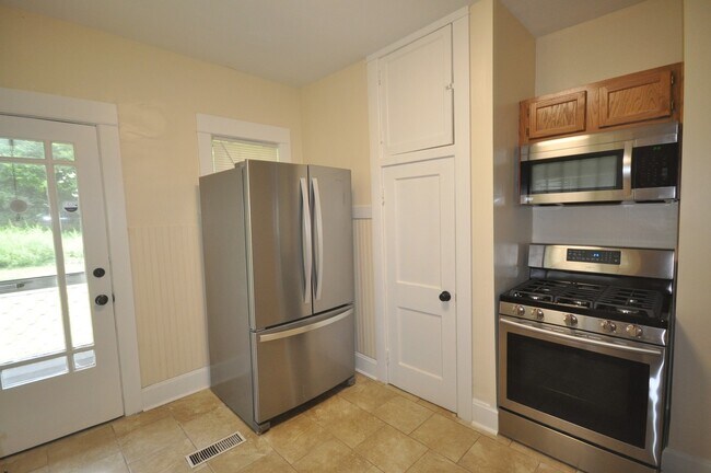 Building Photo - Pre-Leasing Now for Fall Semester 2026