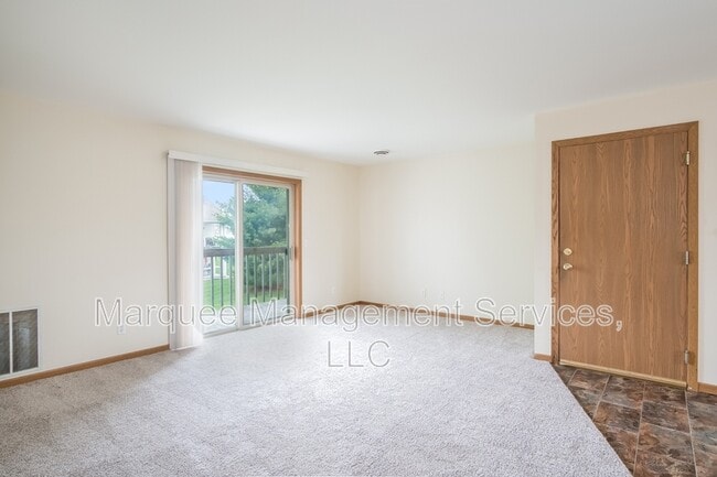Building Photo - 213 Chateau Dr