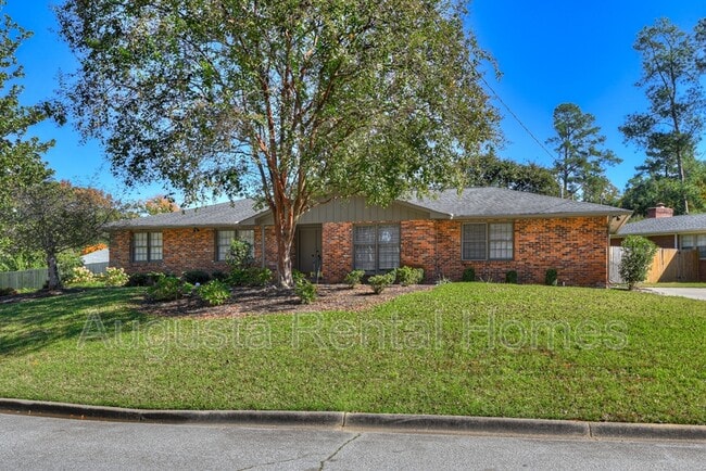 Building Photo - 3137 Edinburgh Dr