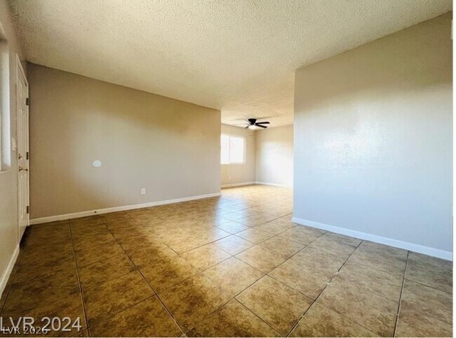 Building Photo - 2920 E Siki Ct