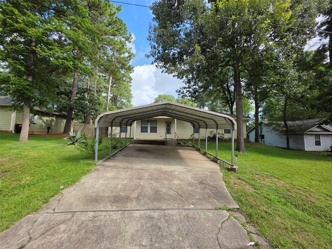 Building Photo - 10635 Royal Cavins Dr