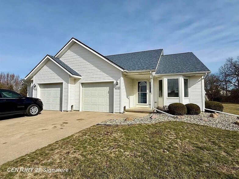 Primary Photo - 6030 Canton Dr