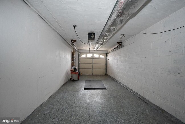 Building Photo - 130 Ivy Ct