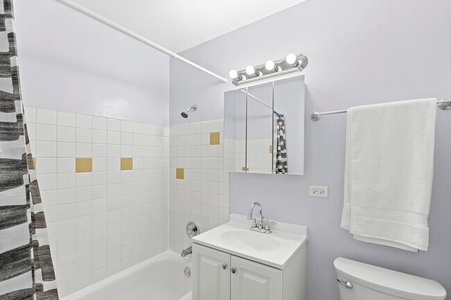 Building Photo - 4612 N Beacon St