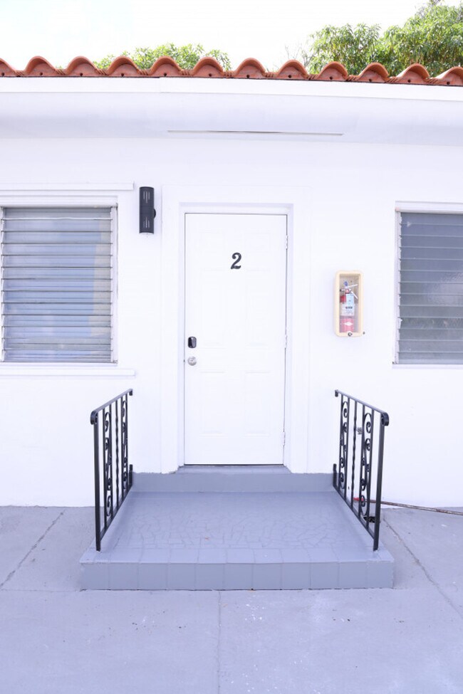 Building Photo - 1109 SW 37th Ave