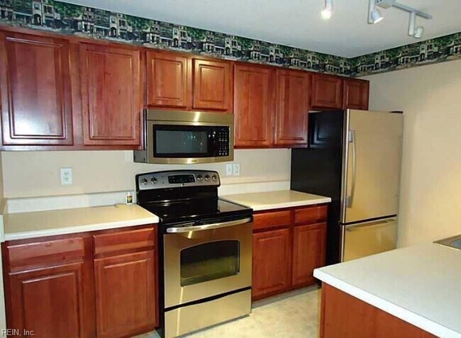 Building Photo - 2302 Westgate Cir