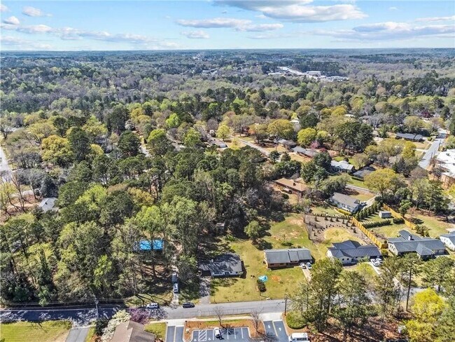 Building Photo - 50 Pine Valley Dr