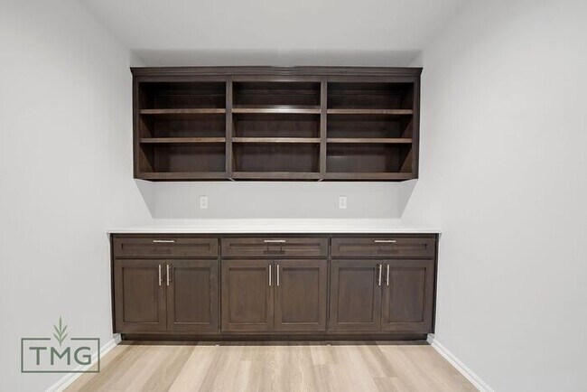 Building Photo - 3/2.5/2 Home in Historic Neighborhood | MOVE IN SPECIAL!