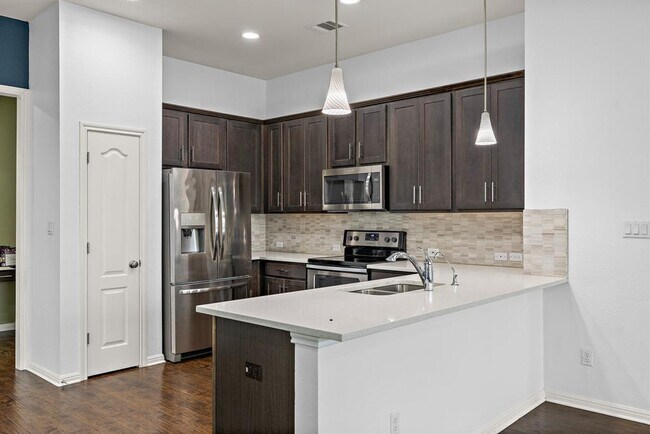 Building Photo - 706 Coconut Grove St