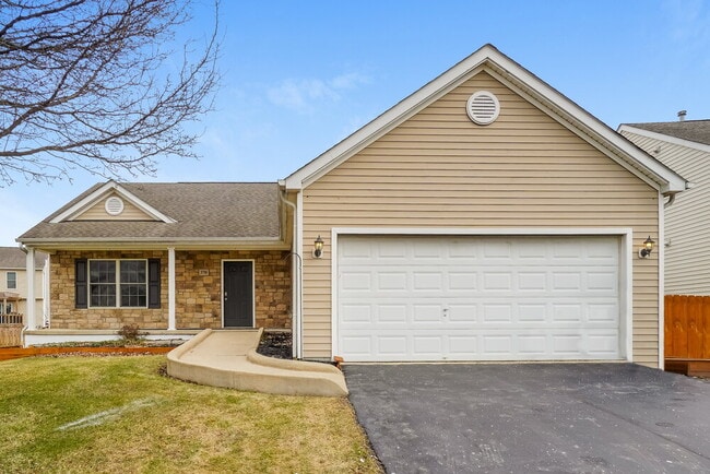 Building Photo - 370 Millett Dr