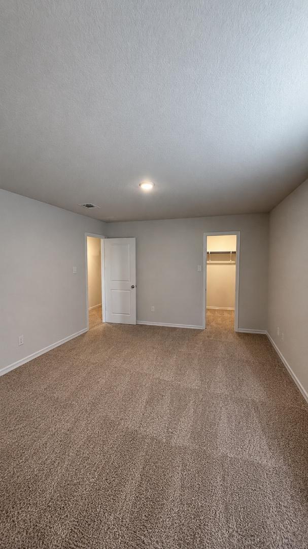 Building Photo - 3103 Lindenwood Wy