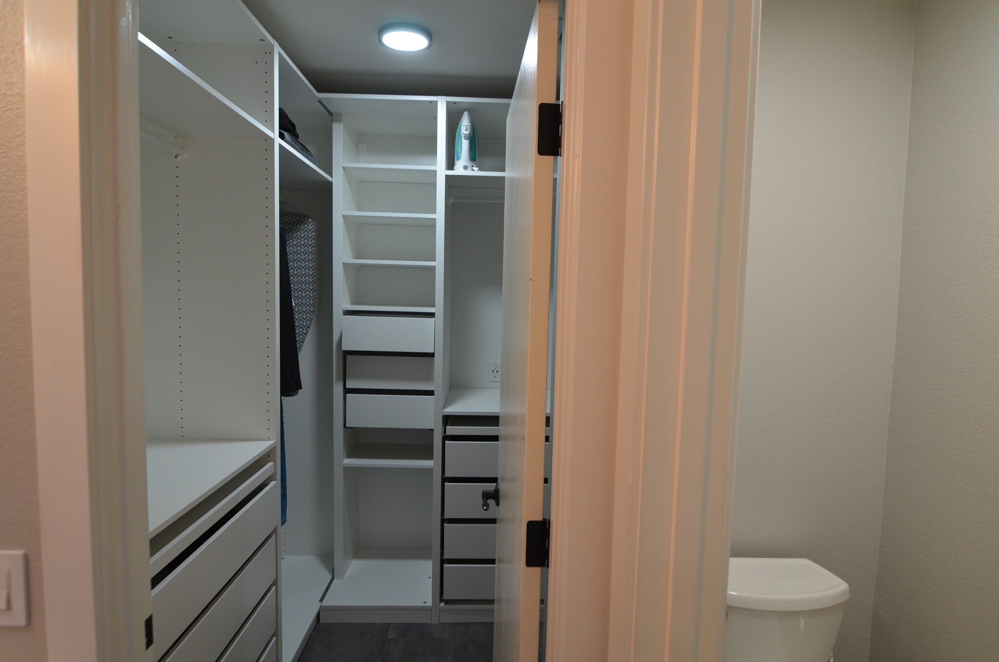 Building Photo - 1671 E Redfield Rd