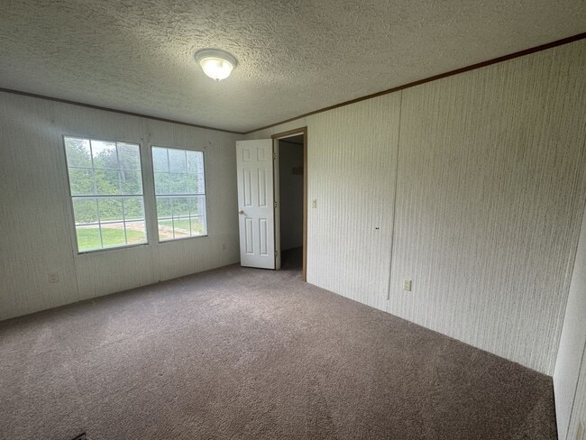 Building Photo - 1451 Columbus Rd