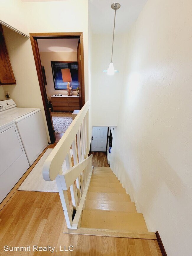 Building Photo - 2 br, 1.5 bath House - 2575 Douglas Hwy 3