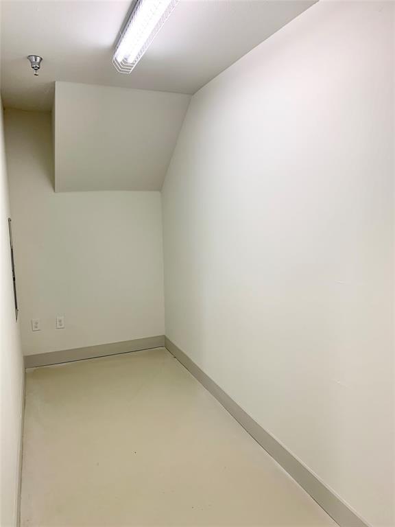 Building Photo - 5625 Belmont Ave