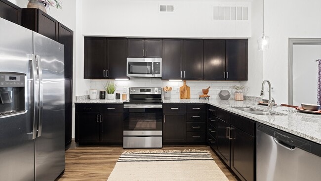 Building Photo - Reatta Ranch Apartments