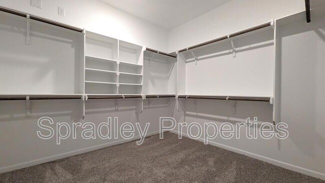 Building Photo - 2716 Fox River Dr