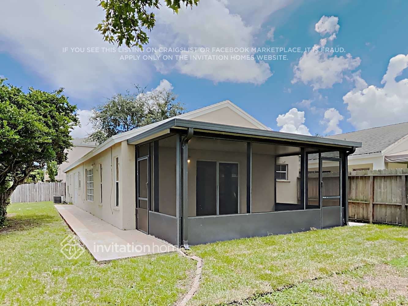 Building Photo - 7215 SW 42nd Ct