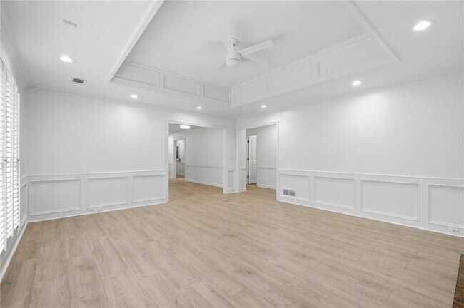 Building Photo - 330 Carybell Ln