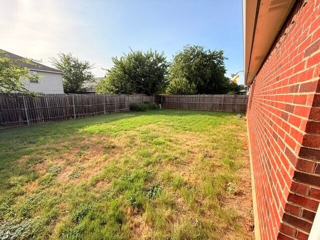Building Photo - 8125 Dripping Springs Dr