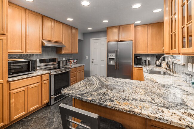 Building Photo - 8130 Loganberry St