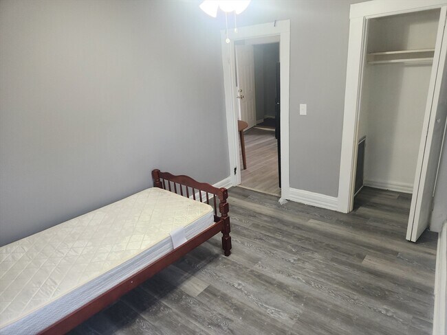 Building Photo - 68 Beach Rd