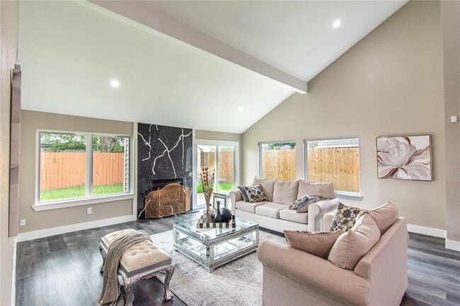 Building Photo - 3227 Westwick Dr