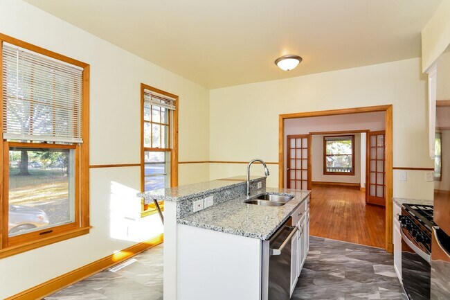 Building Photo - 440-442 4th Street NE