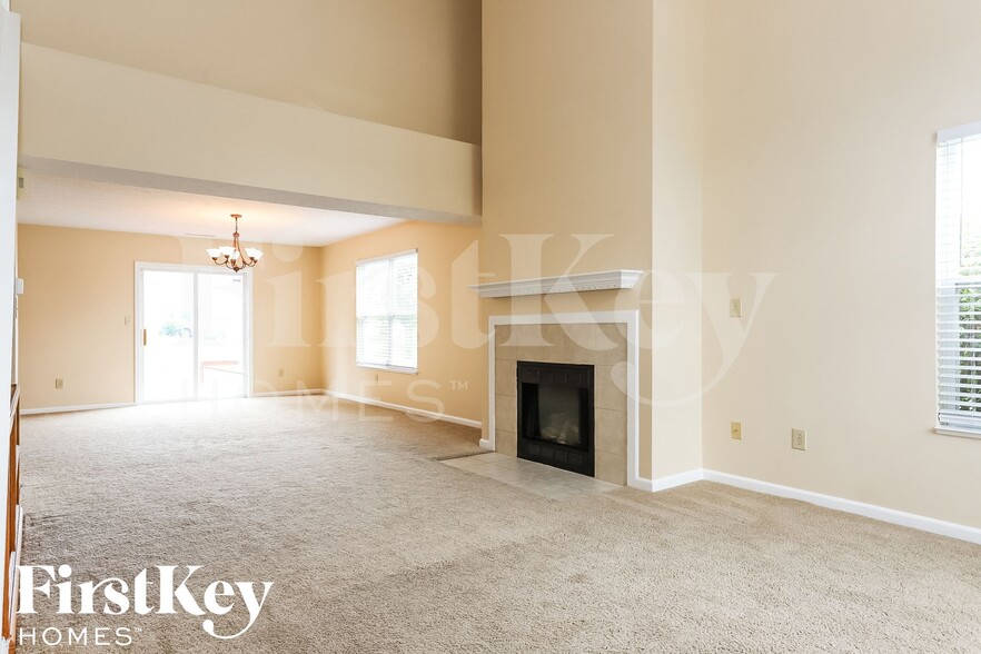 Building Photo - 7228 Village Oaks Dr