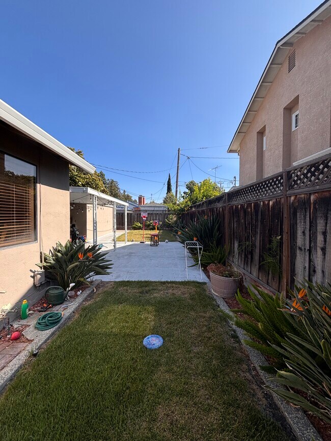 Building Photo - 1090 Los Padres Blvd