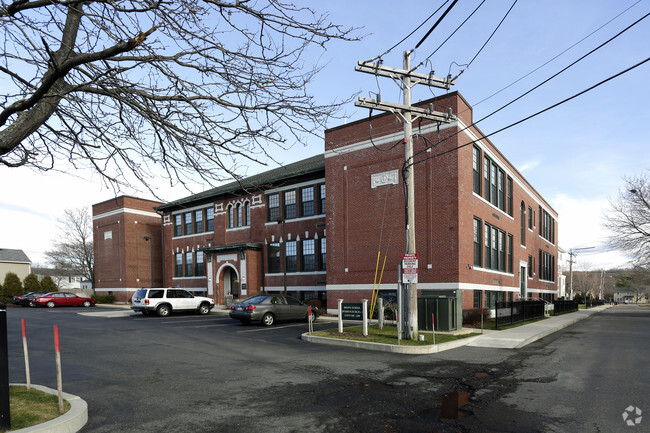 Primary Photo - Brown School Residences