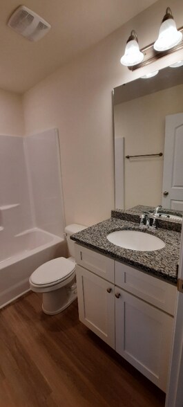 Building Photo - 221 W Murphy St